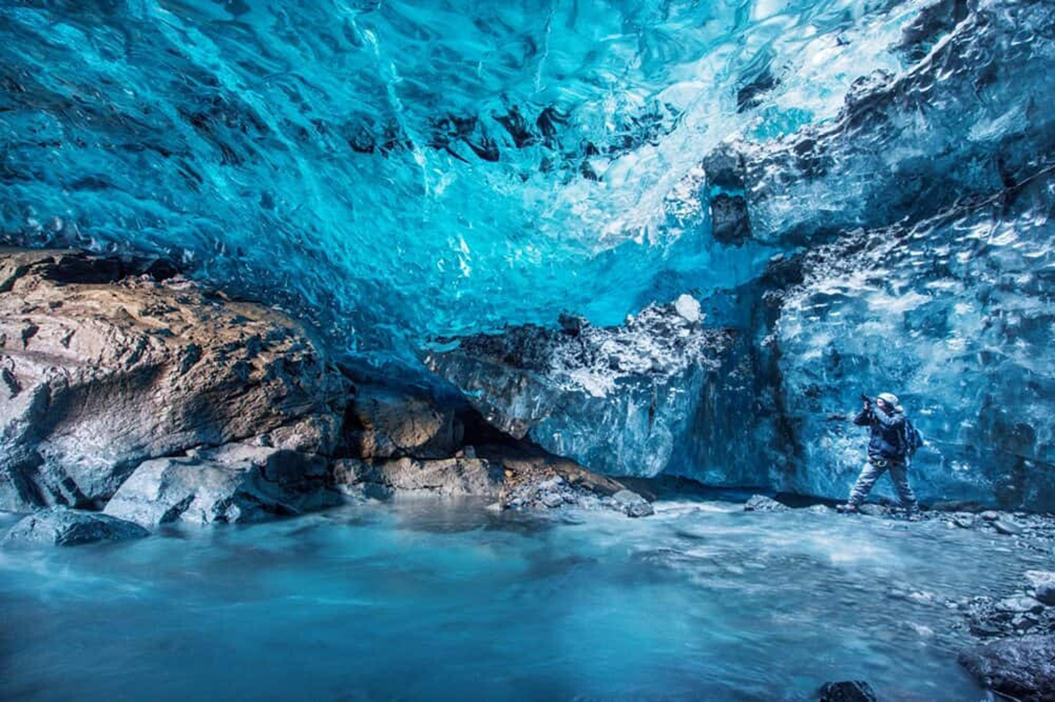 Iceland’s Glaciers and Ice Caves: A Frozen Wonderland