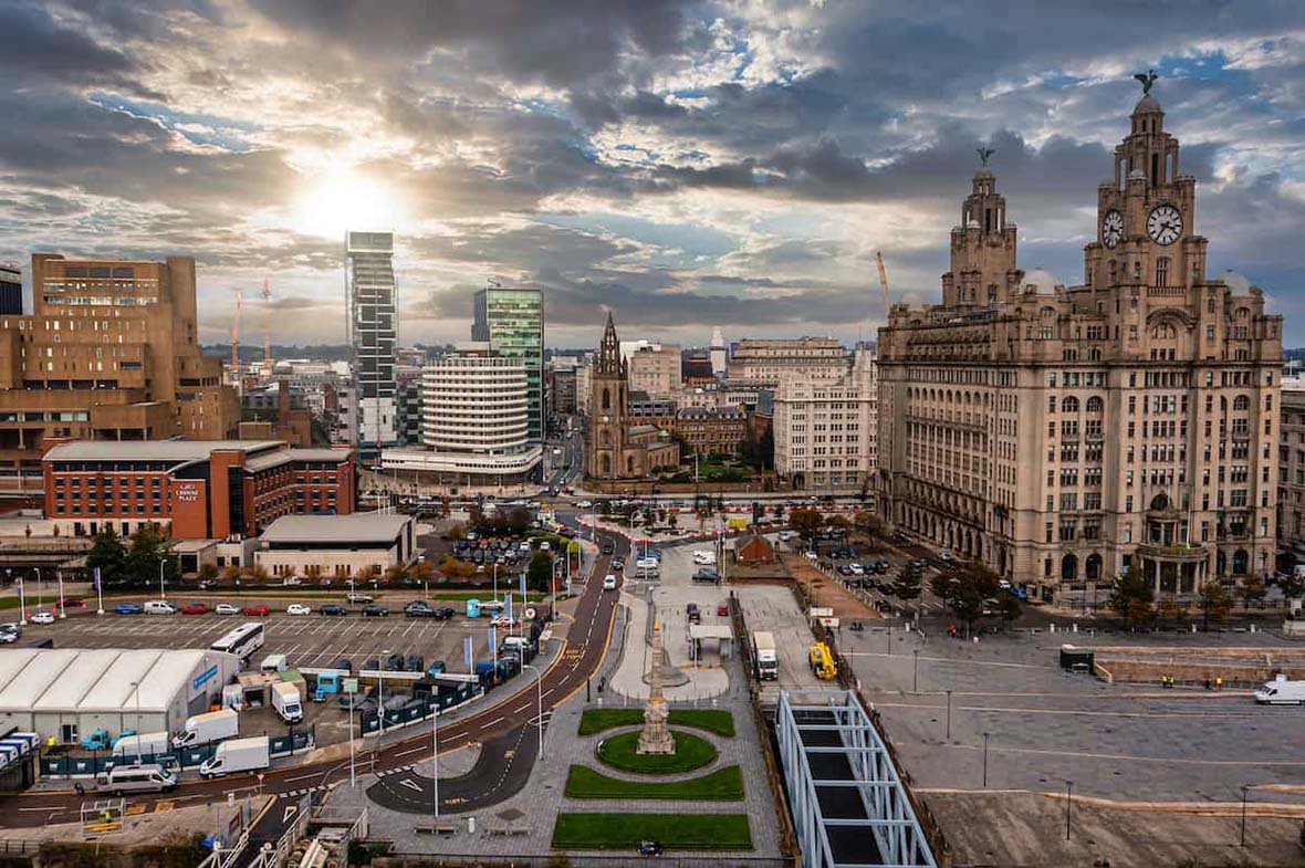 Liverpool Car Rental Guide: Exploring the Beautiful Port City with Freedom