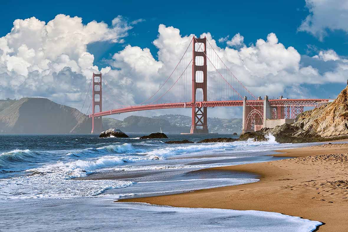 Exploring the Best Beaches in San Francisco: The Perfect Combination of Sunshine and Sea Breeze